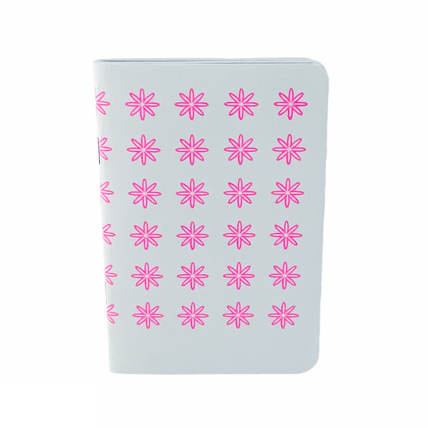 carnet pop avec des fleurs roses